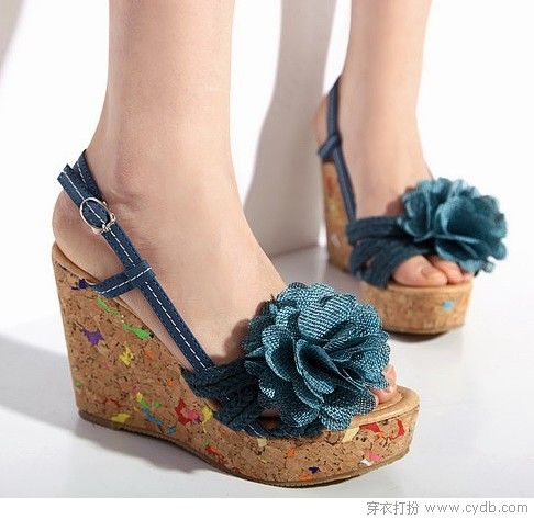 厚底鞋 小清新与花枝招展同行 厚底鞋 小清新与花枝招展同行