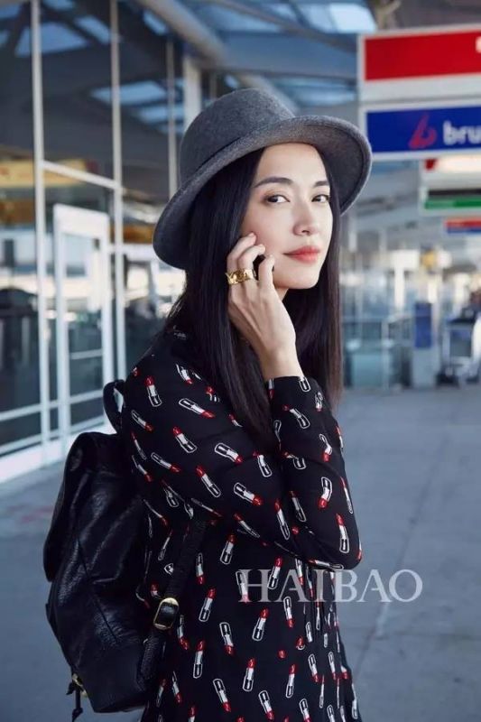 把配饰DIY玩出新花样? 蔻依 字母系列正流行:高圆圆、宋佳的时尚不二法门!